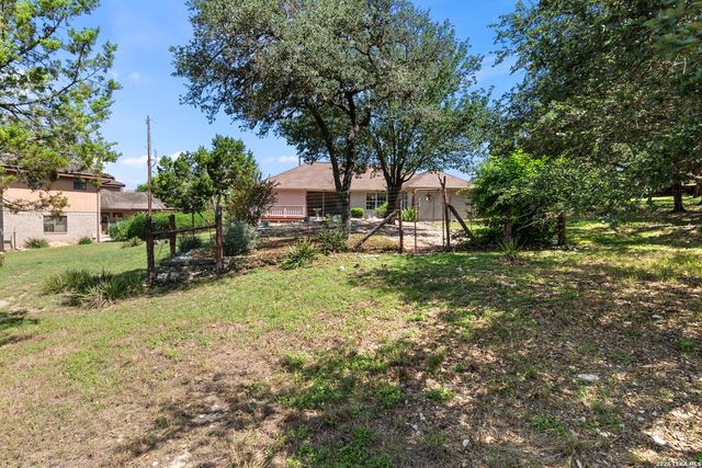 145 Schlamp Bay, Canyon Lake, TX 78133