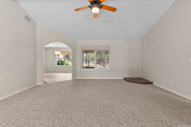 145 Schlamp Bay, Canyon Lake, TX 78133