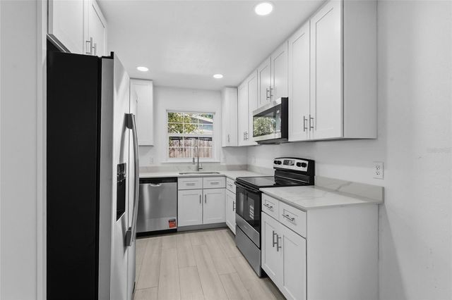 2901 POPLAR STREET, Sarasota, FL 34237