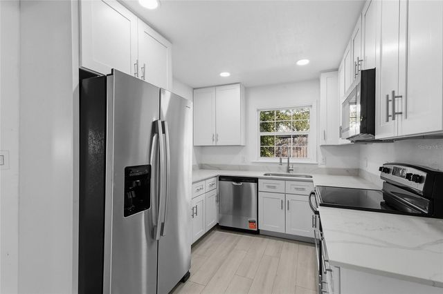 2901 POPLAR STREET, Sarasota, FL 34237