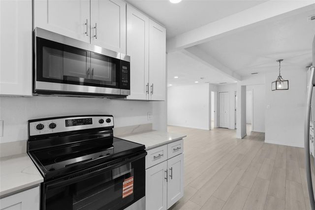 2901 POPLAR STREET, Sarasota, FL 34237
