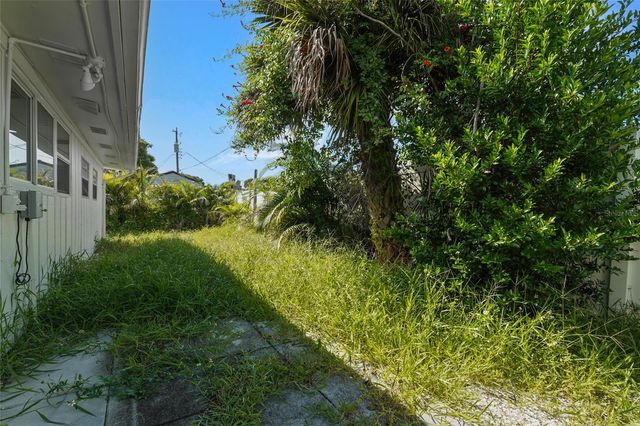 2901 POPLAR STREET, Sarasota, FL 34237