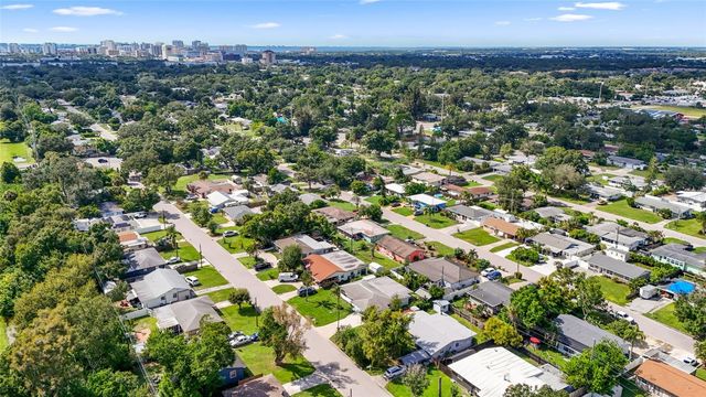 2901 POPLAR STREET, Sarasota, FL 34237