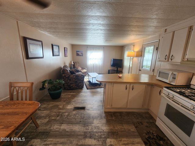 610 Jack Burden Road 14, Wickenburg, AZ 85390