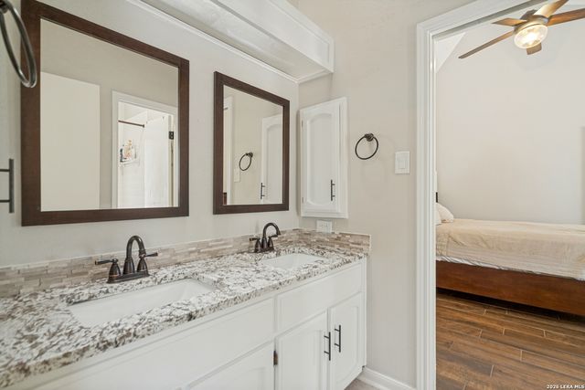 13038 HUNTERS BREEZE ST, San Antonio, TX 78230