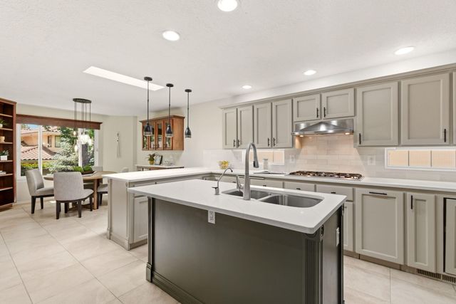 10608 Prestwick NE, Albuquerque, NM 87111