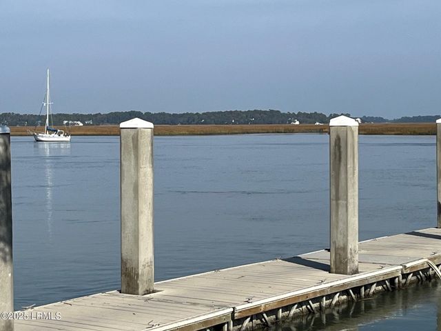 8 Battery Lane, Beaufort, SC 29902