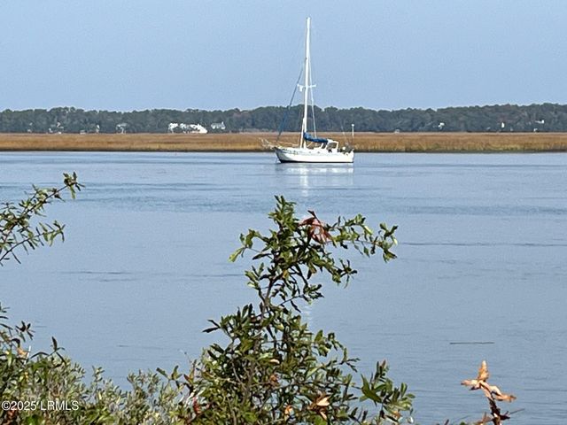 8 Battery Lane, Beaufort, SC 29902