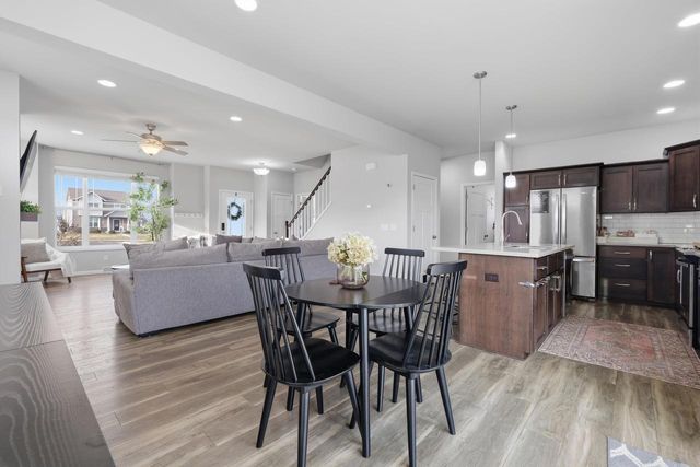 1137 Okeeffe Avenue, Sun Prairie, WI 53590