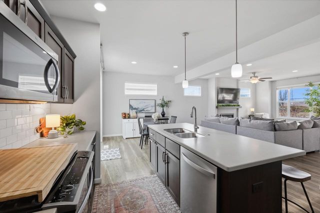 1137 Okeeffe Avenue, Sun Prairie, WI 53590