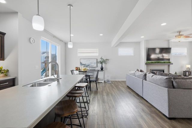 1137 Okeeffe Avenue, Sun Prairie, WI 53590