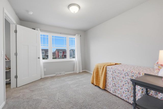 1137 Okeeffe Avenue, Sun Prairie, WI 53590