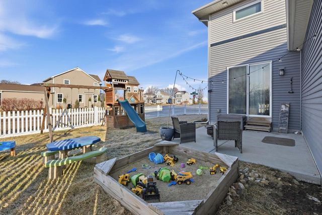 1137 Okeeffe Avenue, Sun Prairie, WI 53590