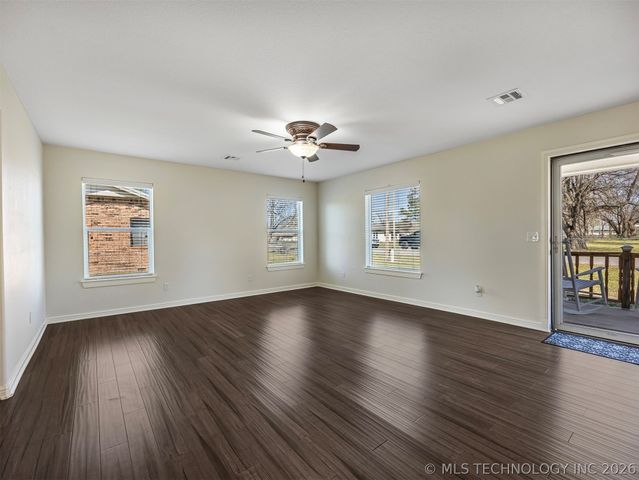 125 S Pecan Street, Oologah, OK 74053