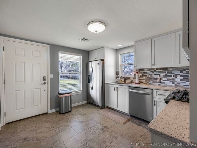 125 S Pecan Street, Oologah, OK 74053