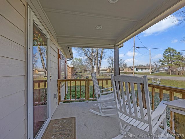 125 S Pecan Street, Oologah, OK 74053