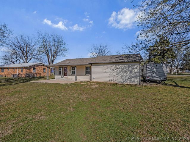 125 S Pecan Street, Oologah, OK 74053