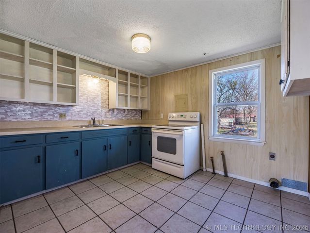 125 S Pecan Street, Oologah, OK 74053