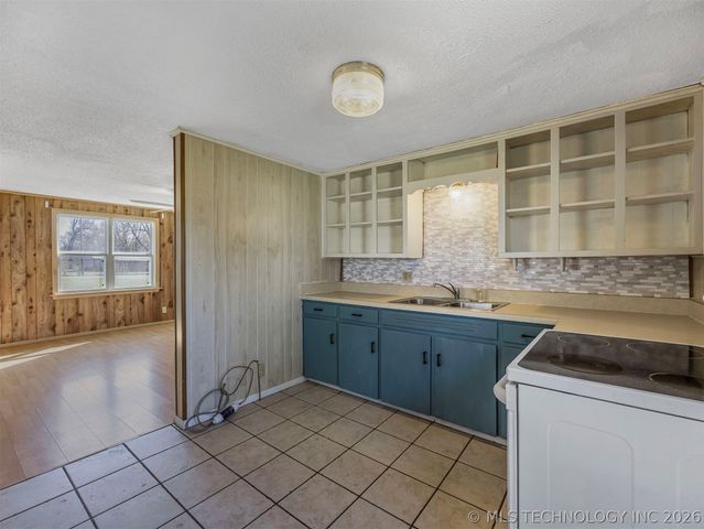 125 S Pecan Street, Oologah, OK 74053