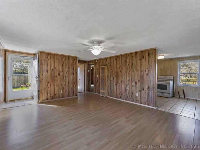 125 S Pecan Street, Oologah, OK 74053