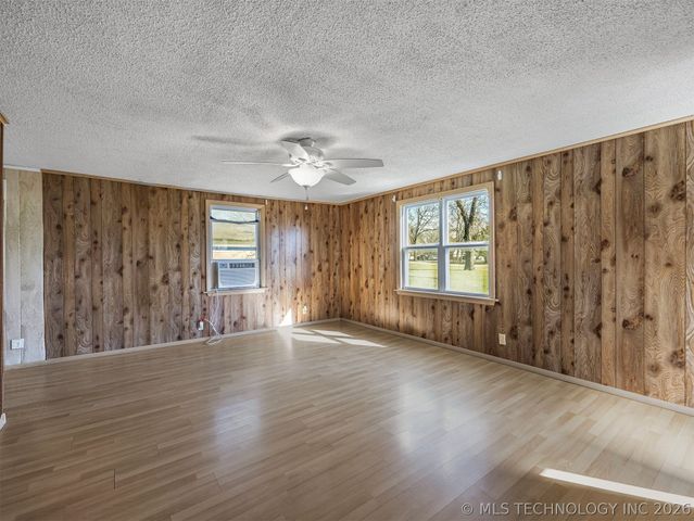 125 S Pecan Street, Oologah, OK 74053