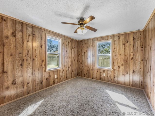 125 S Pecan Street, Oologah, OK 74053