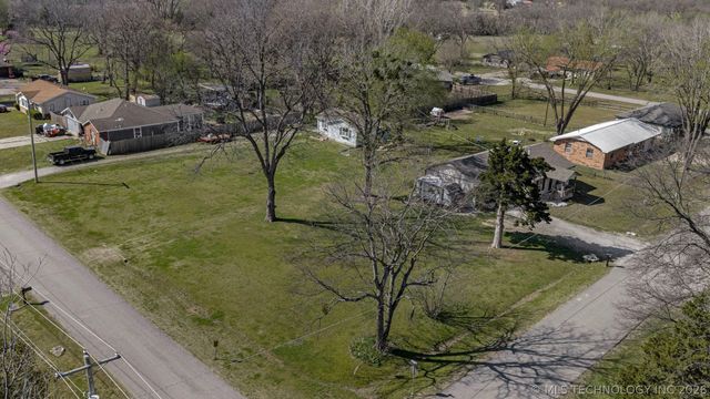 125 S Pecan Street, Oologah, OK 74053