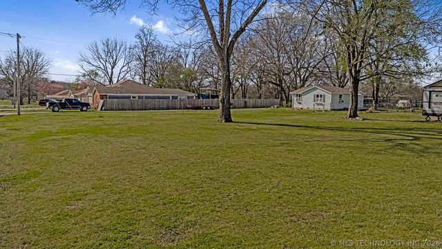 125 S Pecan Street, Oologah, OK 74053
