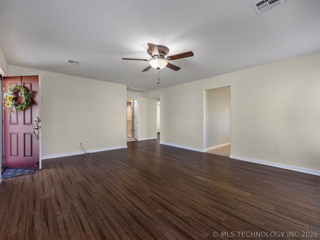 125 S Pecan Street, Oologah, OK 74053