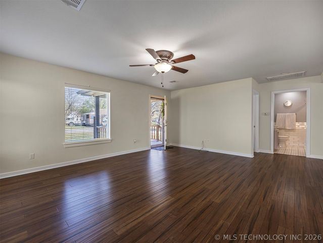 125 S Pecan Street, Oologah, OK 74053