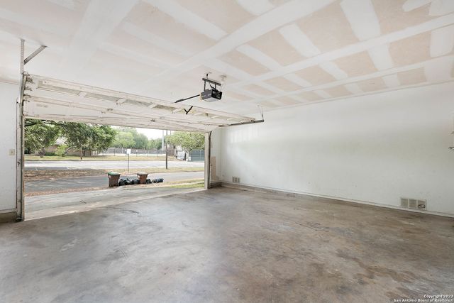 6617 Forest Grove, San Antonio, TX 78240