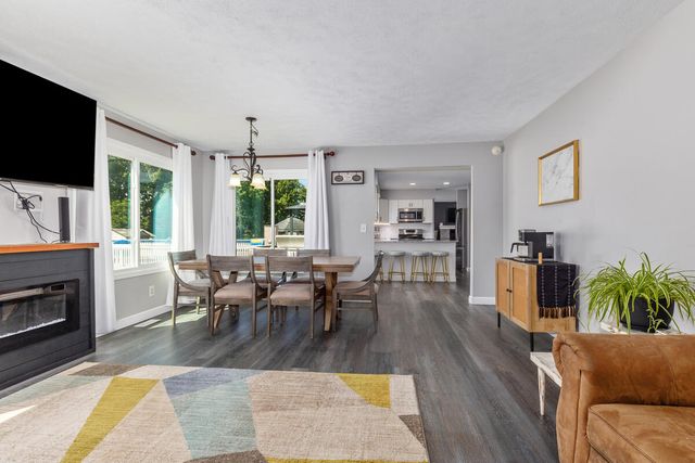 2576 Mapleview Street SE, Grand Rapids, MI 49508