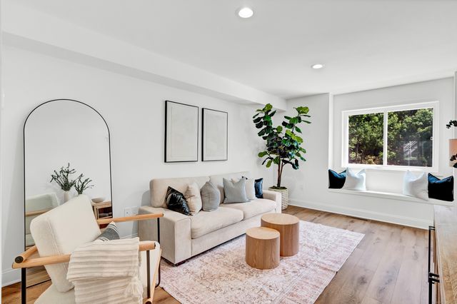 33 Main Street 17, Meriden, CT 06451