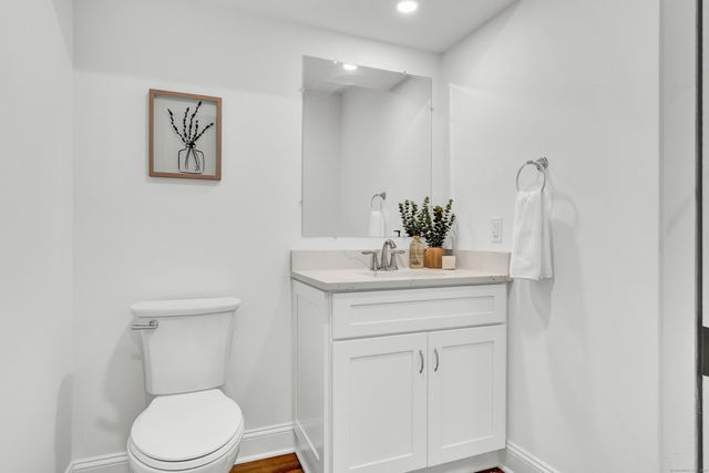 33 Main Street 17, Meriden, CT 06451