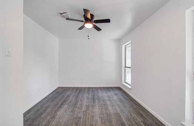 816 Glen Hollow Drive, Conroe, TX 77385