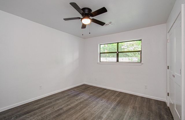 816 Glen Hollow Drive, Conroe, TX 77385