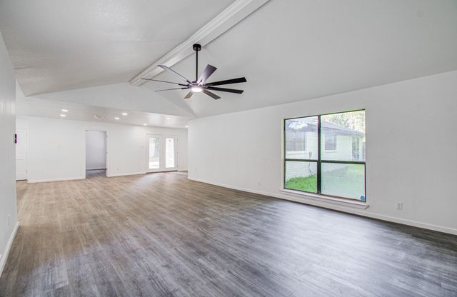 816 Glen Hollow Drive, Conroe, TX 77385