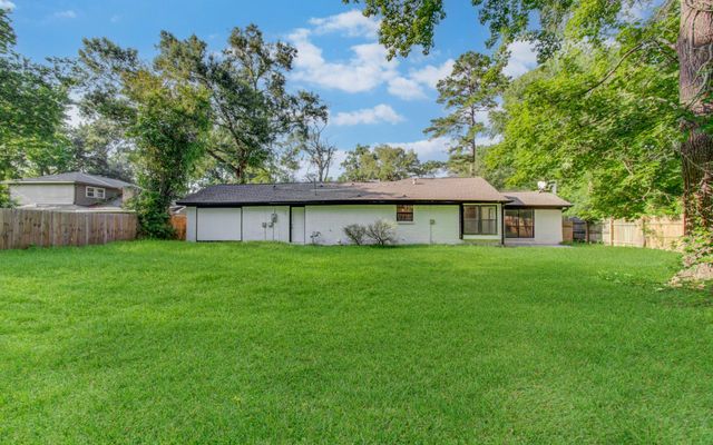 816 Glen Hollow Drive, Conroe, TX 77385