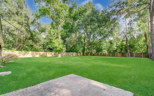 816 Glen Hollow Drive, Conroe, TX 77385