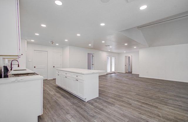816 Glen Hollow Drive, Conroe, TX 77385