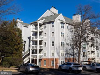 3179 SUMMIT SQUARE DR #2-C4, Oakton, VA 22124