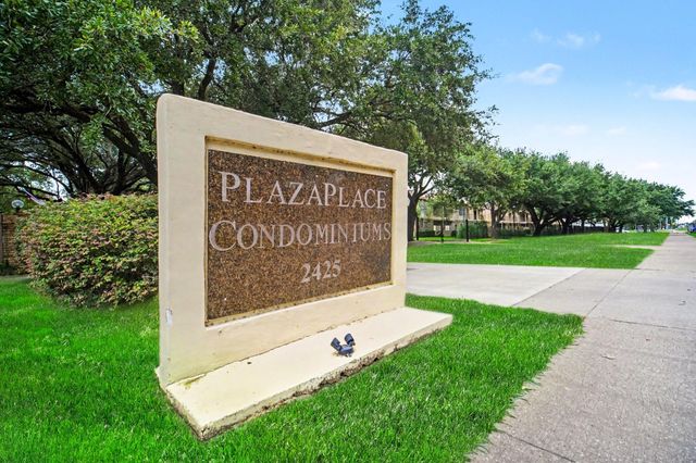 2425 Holly Hall Street 139, Houston, TX 77054
