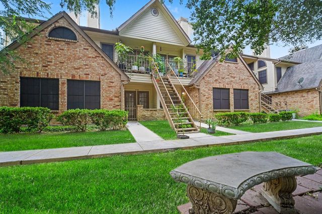 2425 Holly Hall Street 139, Houston, TX 77054