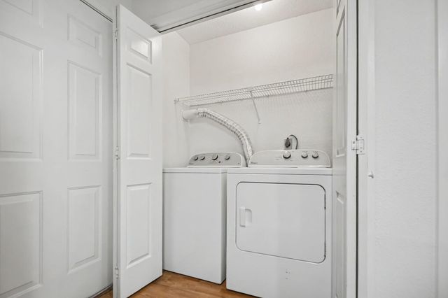 2425 Holly Hall Street 139, Houston, TX 77054