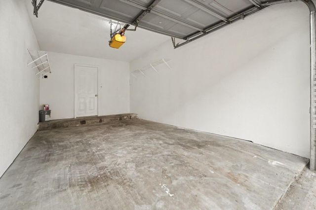 2425 Holly Hall Street 139, Houston, TX 77054