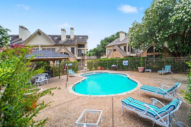 2425 Holly Hall Street 139, Houston, TX 77054