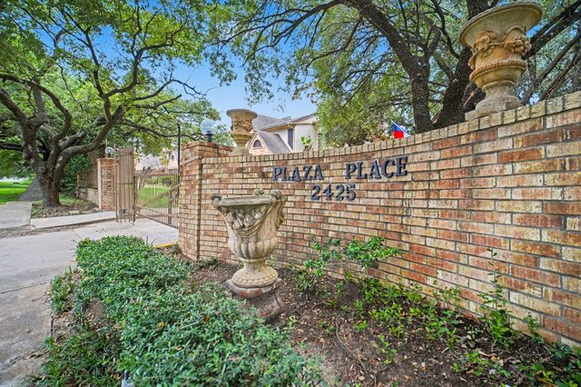 2425 Holly Hall Street 139, Houston, TX 77054