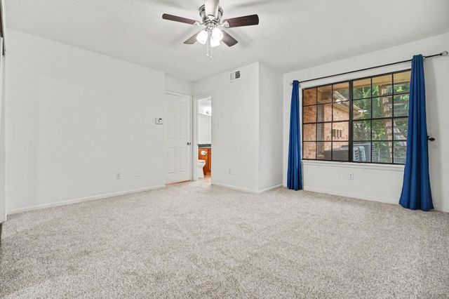 2425 Holly Hall Street 139, Houston, TX 77054