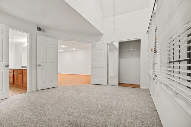2425 Holly Hall Street 139, Houston, TX 77054