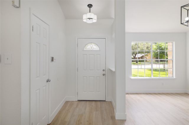 2502 W Messick LOOP, Round Rock, TX 78681